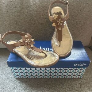 Limelight NWT Gold & Tan Sandals Flip Flops Flower Trim